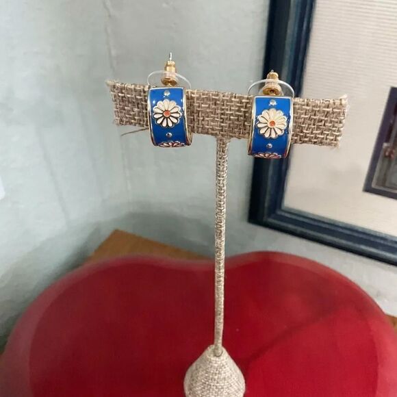Flower Stud Earrings Cute Vintage Flower Earrings Gold, Blue & White #J2 - Picture 2 of 6